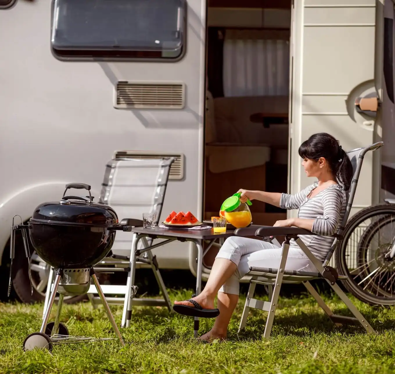 Знаем от какво имаш нужда, когато тръгваш на път, и НАИСТИНА ти предлагаме оборудвани кемпери